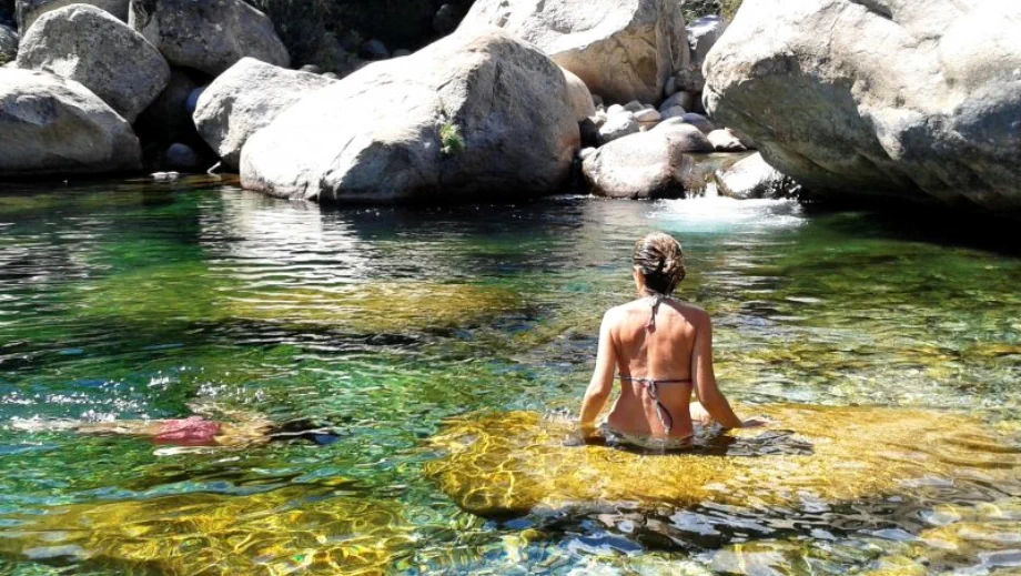 Piscina natural El Cardenillo en la Garganta de Alardos