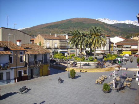 Candeleda, Ávila. Información, turismo, empresas, gastronomía, hoteles, restaurantes, Virgen de Chilla, Castro Celta de El Raso