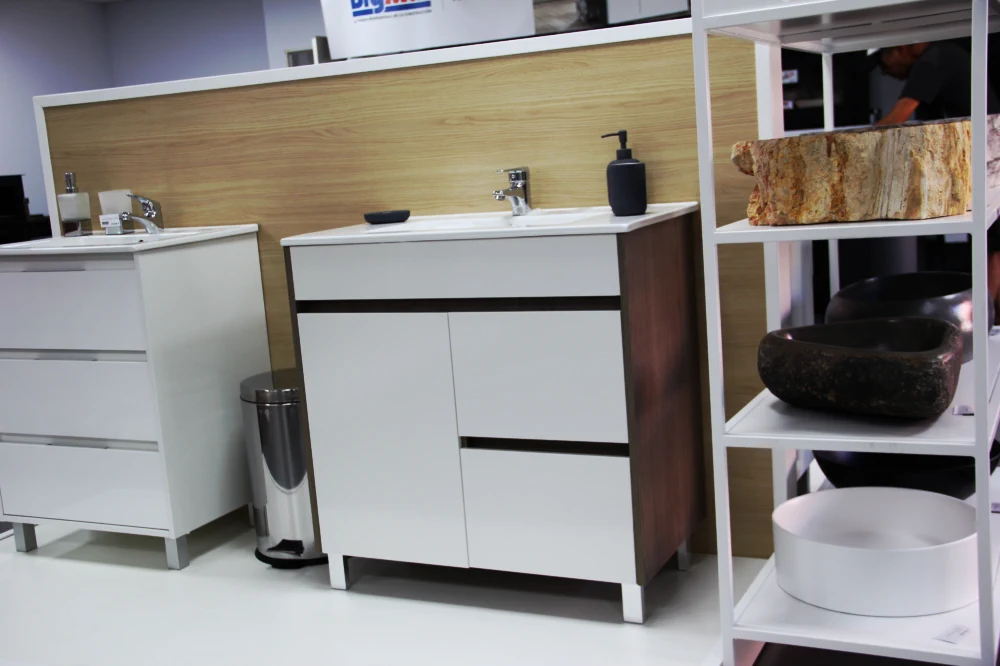Azulejos, griferías, baños, muebles de baño, revestimientos