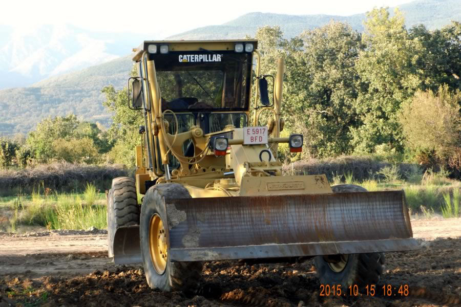 Excavaciones y Movimientos de Tierras Cuadrao. Maquinaria obras públicas, obra civil urbanización canalizaciones transportes desbroces, Candeleda Ávila Gredos Valle del Tiétar