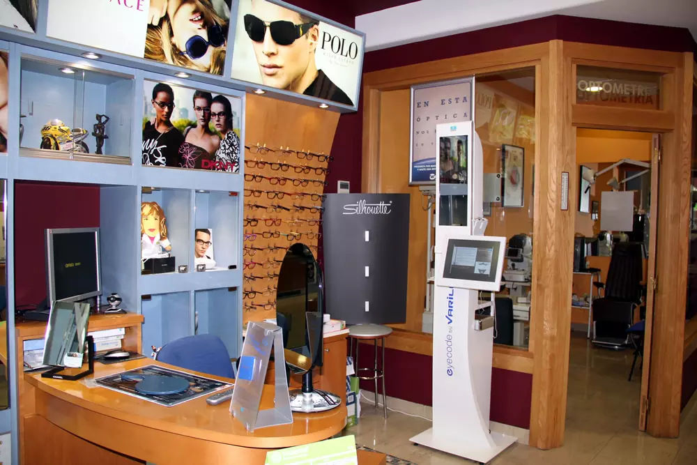 Óptica y audiometría gafas, lentes, gafas sol, audífonos, centro auditivo Widex