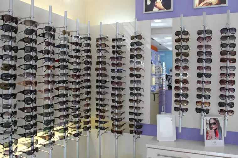 Óptica y audiometría, gafas, audífonos, centro auditivo Widex, las mejores marcas en lentes, monturas y gafas de sol