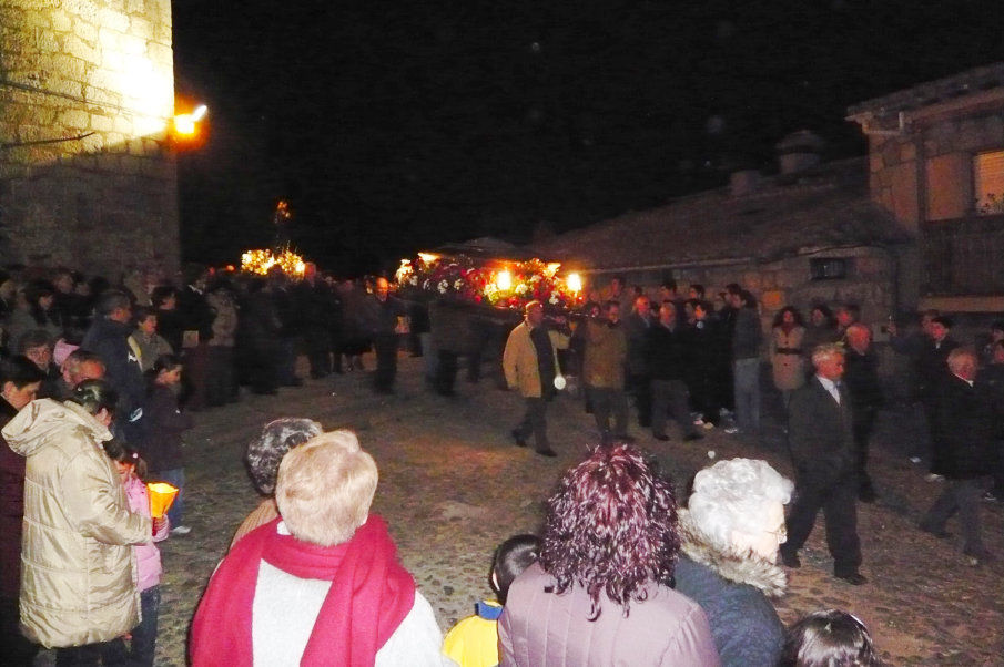 Procesión nocturna Piedralaves