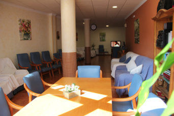 Para personas asistidas, semiasistidas y válidos, con asistencia permanente 24 horas del día.