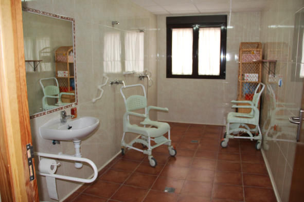 Residencia de Mayores Tercera Edad Valle del Tietar Gredos. Residencia de ancianos geriátrico servicios médicos asistencia geriátrica permanente, cera de Arenas de San Pedro