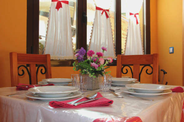 Residencia de Mayores Tercera Edad Valle del Tietar Gredos. Residencia de ancianos geriátrico servicios médicos asistencia geriátrica permanente, cera de Arenas de San Pedro