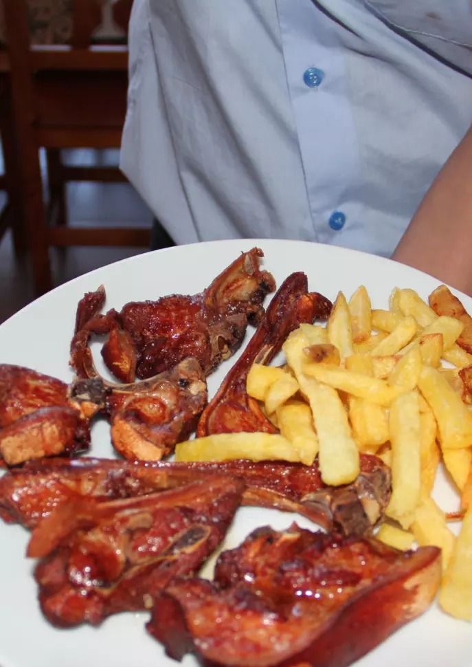 Restaurante familiar y acogedor junto a la Cueva del Águila