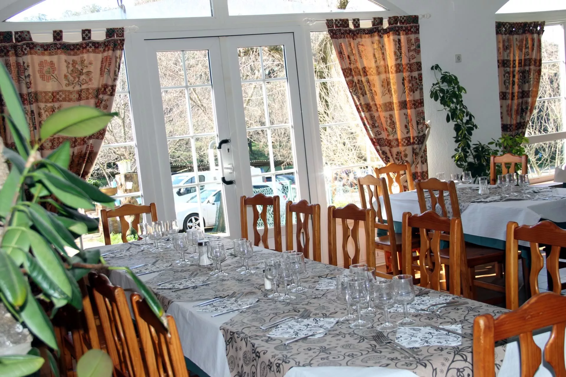 Restaurante Asador Cuevas del Águila Arenas de San Pedro, Valle del Tiétar Gredos